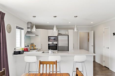 Photo of property in 12 Austin Reid Avenue, Carterton, 5713