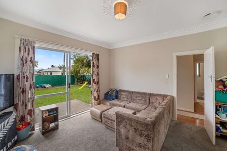 Photo of property in 17 De Lautour Road, Kaiti, Gisborne, 4010