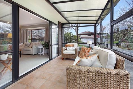 Photo of property in 15 Witbrock Crescent, Burnside, Christchurch, 8053