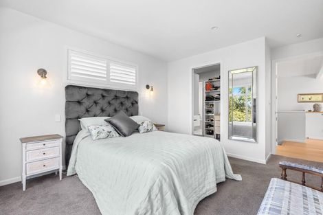 Photo of property in 341 Devonport Road, Tauranga, 3110