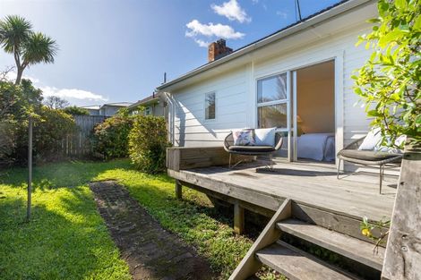 Photo of property in 1/516 Glenfield Road, Bayview, Auckland, 0629
