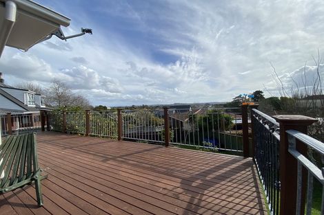 Photo of property in 9 Dalwhinnie Parade, Highland Park, Auckland, 2010