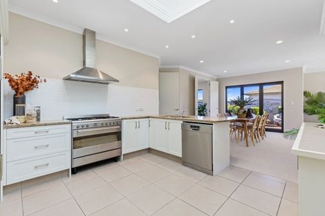 Photo of property in 123 Oriental Parade, Papamoa Beach, Papamoa, 3118