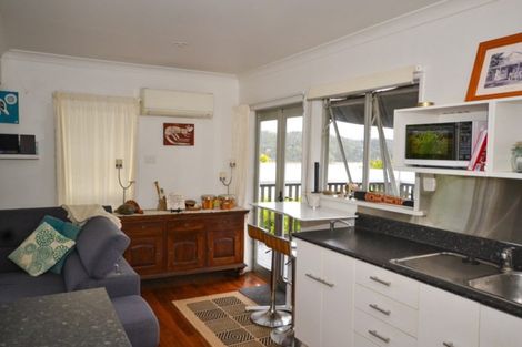 Photo of property in 12 Deeming Road, Okiato, Russell, 0272