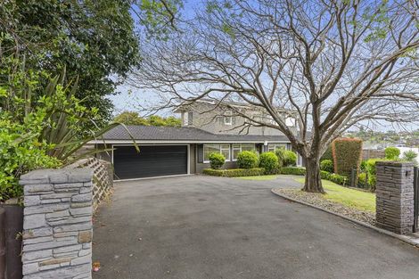 Photo of property in 104 Mellons Bay Road, Mellons Bay, Auckland, 2014