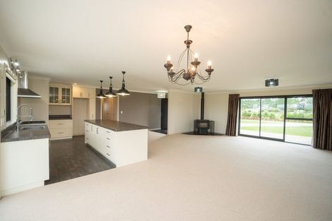 Photo of property in 566 Taonui Road, Colyton, Feilding, 4775