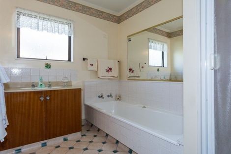 Photo of property in 47 Durham Drive, Havelock North, 4130