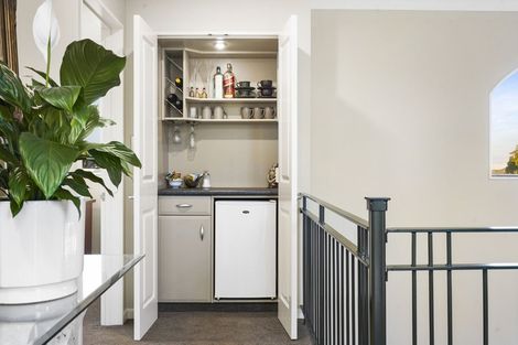 Photo of property in 12 Harrogate Place, Grandview Heights, Hamilton, 3200