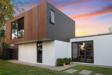 Photo of property in 98 Ferry Parade, Herald Island, Auckland, 0618