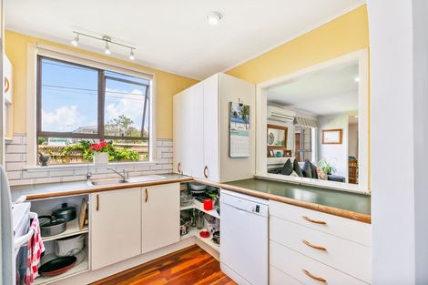 Photo of property in 57 Lynwood Road, New Lynn, Auckland, 0600