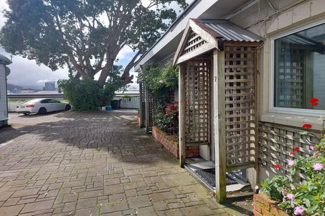 Photo of property in Carillion/the Knoll, 33 Thompson Street, Mount Cook, Wellington, 6011