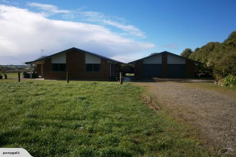 Photo of property in 581 Waitara Road, Huirangi, New Plymouth, 4373