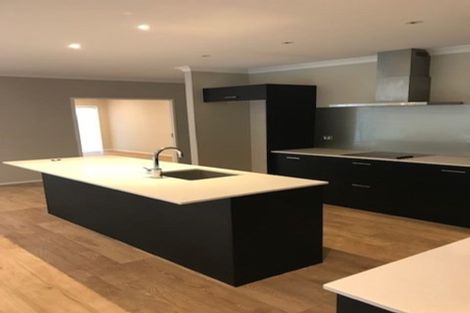 Photo of property in 44 Crabb Fields Lane, Riverhead, 0820