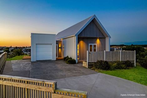 Photo of property in 2 Rangeview Rise, Foxton Beach, Foxton, 4815