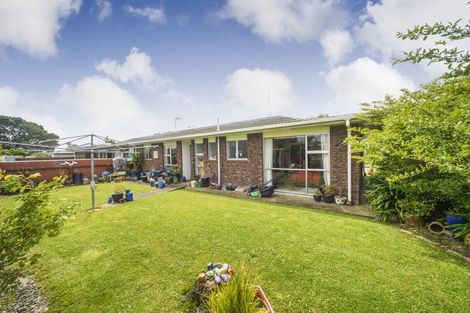 Photo of property in 4a Pinedale Parade, Milson, Palmerston North, 4414