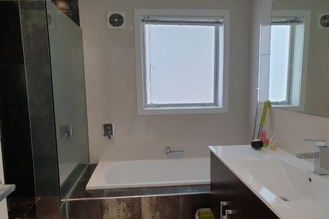 Photo of property in 72 Churchill Road, Murrays Bay, Auckland, 0630