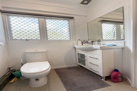 Photo of property in 1/240a East Coast Road, Forrest Hill, Auckland, 0620