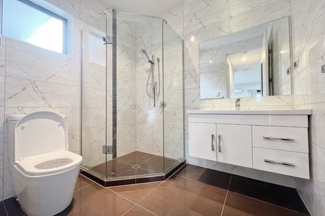 Photo of property in 115e Sturges Road, Henderson, Auckland, 0612