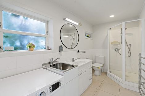 Photo of property in 3/18 Parr Terrace, Castor Bay, Auckland, 0620