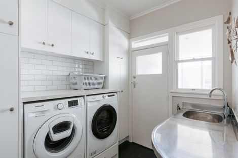 Photo of property in 31 Fourth Avenue, Tauranga, 3110