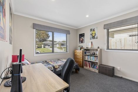 Photo of property in 86 Farmer Crescent, Taita, Lower Hutt, 5011