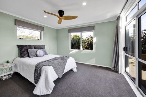 Photo of property in 9a Dolphin Parade, Bell Block, New Plymouth, 4312