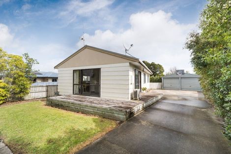 Photo of property in 99 Hillcrest Drive, Kelvin Grove, Palmerston North, 4414