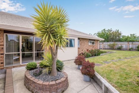 Photo of property in 10 Compass Court, Paraparaumu, 5032