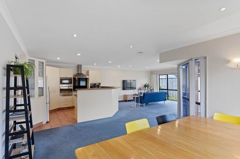 Photo of property in 96 Guildford Drive, Paraparaumu Beach, Paraparaumu, 5032