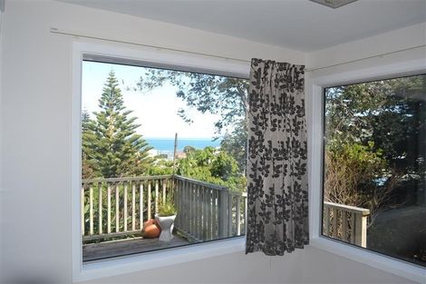 Photo of property in 14 Grays Road, Plimmerton, Porirua, 5026