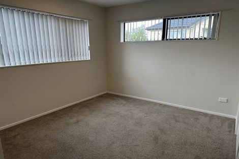 Photo of property in 3b Crystal Avenue, Glendene, Auckland, 0602