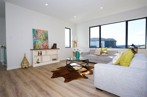 Photo of property in 21 Merv Clarke Lane, Massey, Auckland, 0614