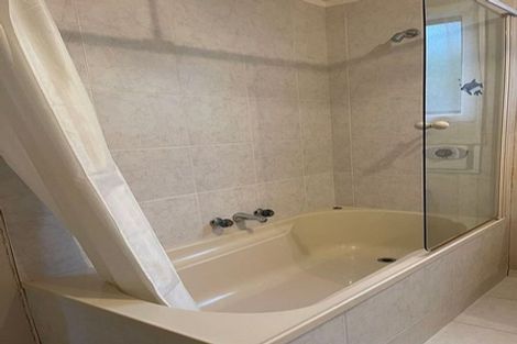 Photo of property in 17 Waller Avenue, Bucklands Beach, Auckland, 2012