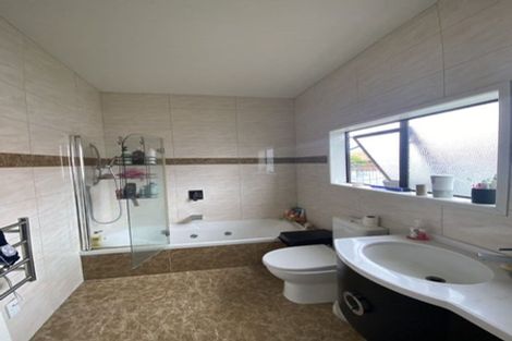 Photo of property in 63 Lynwood Road, New Lynn, Auckland, 0600