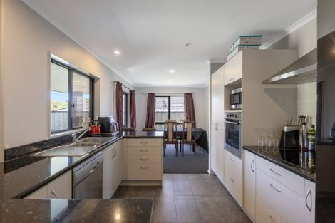Photo of property in 182 Ballintoy Park Drive, Welcome Bay, Tauranga, 3175