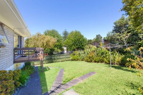 Photo of property in 2/45 Knightsbridge Drive, Forrest Hill, Auckland, 0620