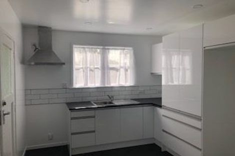 Photo of property in 7 Kotuku Street, Te Atatu Peninsula, Auckland, 0610