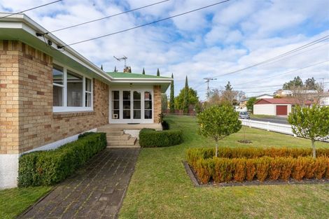 Photo of property in 8 Aurora Terrace, Hillcrest, Hamilton, 3216