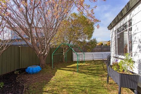 Photo of property in 2/49a Main Road, Redcliffs, Christchurch, 8081