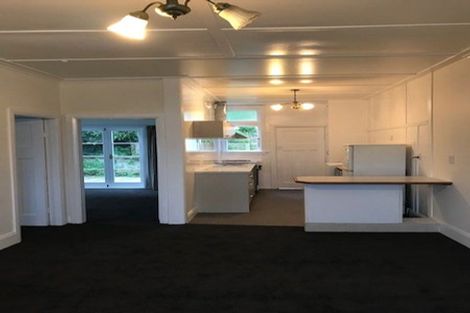 Photo of property in 46 Queens Drive, Lyall Bay, Wellington, 6022