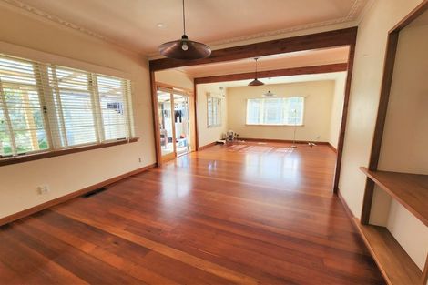 Photo of property in 41 Queensway, Three Kings, Auckland, 1024