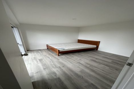 Photo of property in 322 Glenfield Road, Glenfield, Auckland, 0629