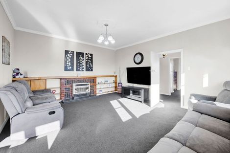 Photo of property in 114 Glover Road, Hawera, 4610