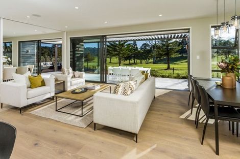Photo of property in 18 Lucas Creek Way, Albany, Auckland, 0632