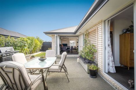 Photo of property in 14 Lansdowne Way, Rolleston, 7615