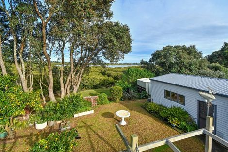 Photo of property in 14 Seaward Place, Wattle Downs, Auckland, 2103