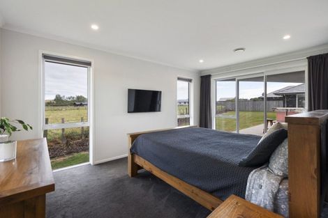 Photo of property in 11 Landon Way, Maewa, Feilding, 4702