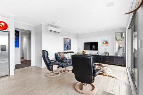 Photo of property in 16 Discovery Drive, Gulf Harbour, Whangaparaoa, 0930