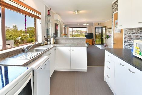 Photo of property in 3/6 Albatross Road, Red Beach, 0932