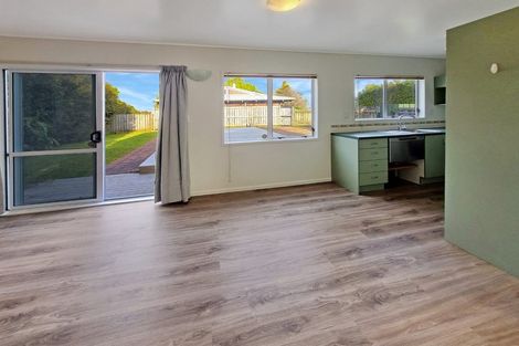 Photo of property in 112a Tiroroa Avenue, Te Atatu South, Auckland, 0610